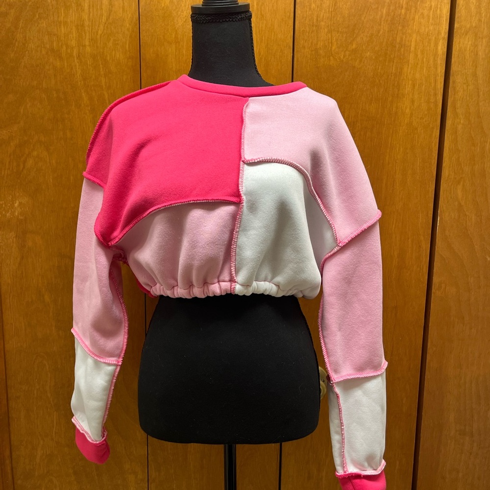 SHEIN Vibrant Pink cropped sweatshirt